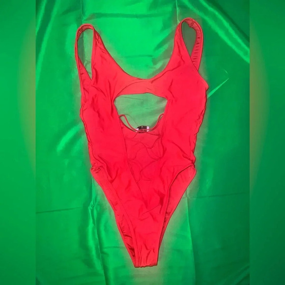 Icon Swim Swimsuit - Picture 2 of 7